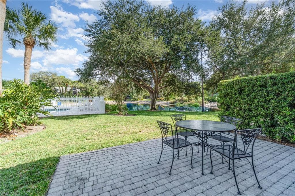 1240 Shady Rest LN # 104, NAPLES FL 34103-24