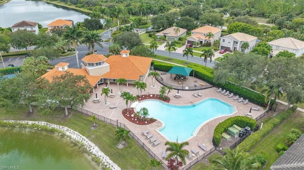 2673 Fishtail Palm CT, NAPLES FL 34120-35