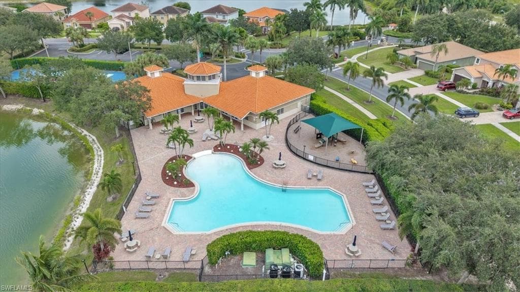 2673 Fishtail Palm CT, NAPLES FL 34120-34