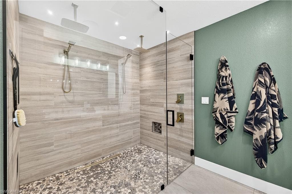 3907 SE 21st PL, CAPE CORAL FL 33904-20