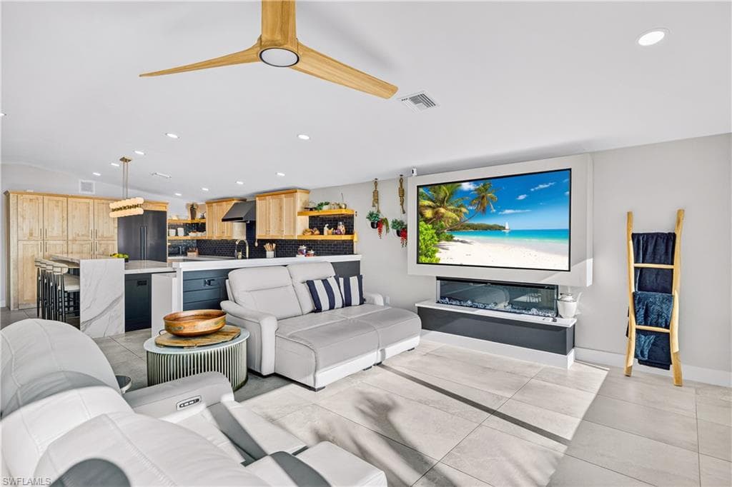 3907 SE 21st PL, CAPE CORAL FL 33904-6