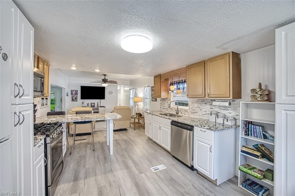 114 Moorhead MNR # 114, NAPLES FL 34112-12