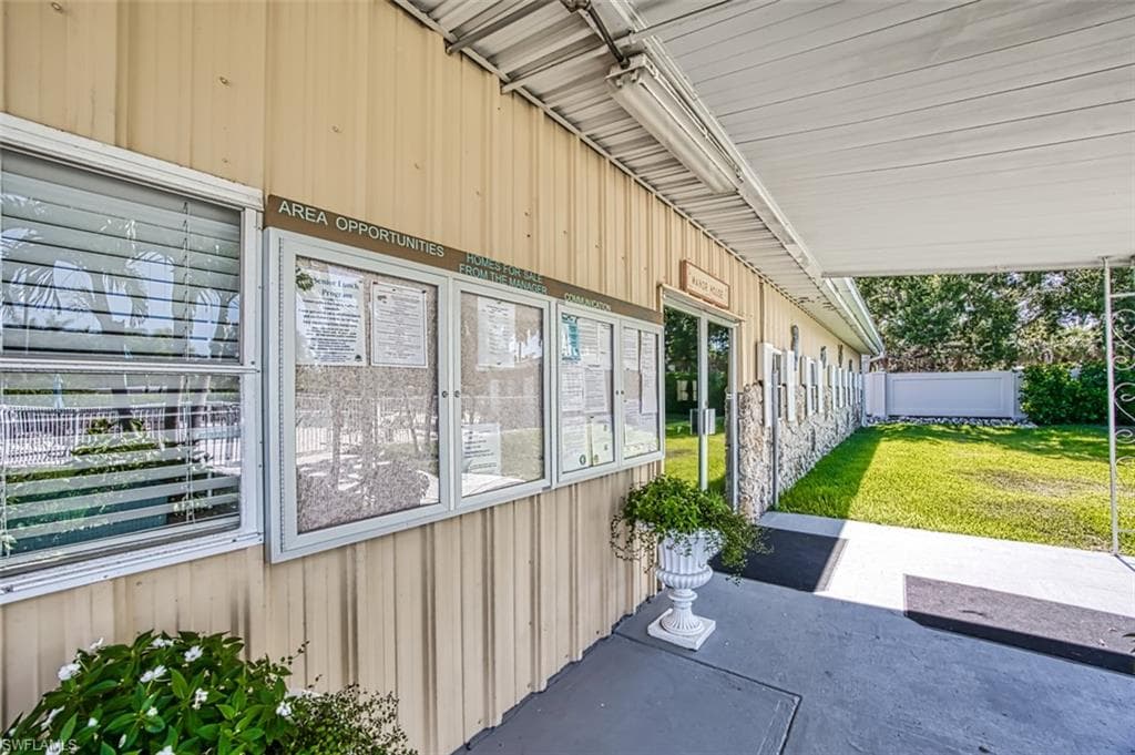 114 Moorhead MNR # 114, NAPLES FL 34112-32