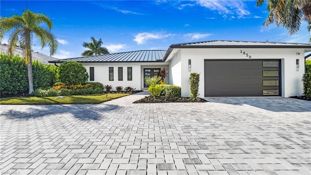 1650 Mullet CT, NAPLES FL 34102-44