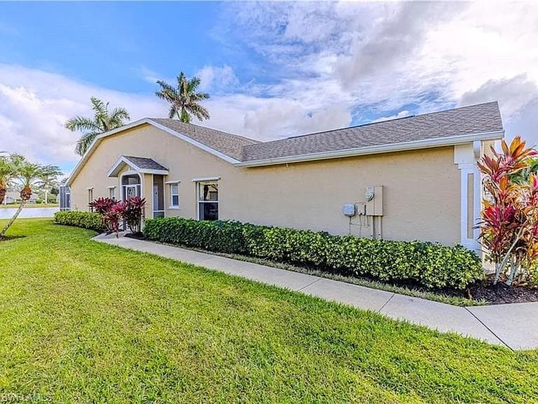 5595 Greenwood CIR # 92, NAPLES FL 34112-5