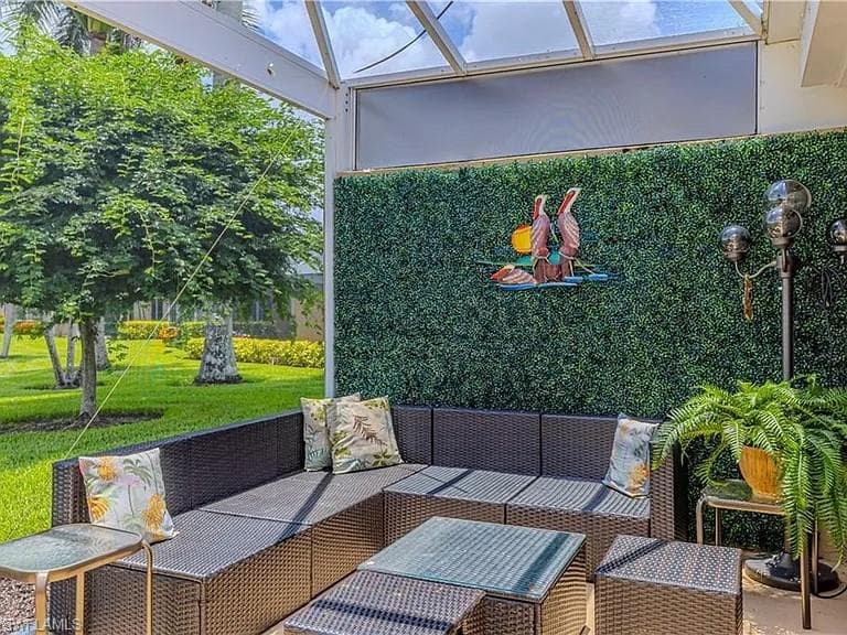 5595 Greenwood CIR # 92, NAPLES FL 34112-2