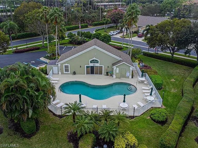 5595 Greenwood CIR # 92, NAPLES FL 34112-3