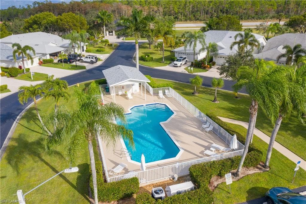 6222 Shadowood CIR, NAPLES FL 34112-32