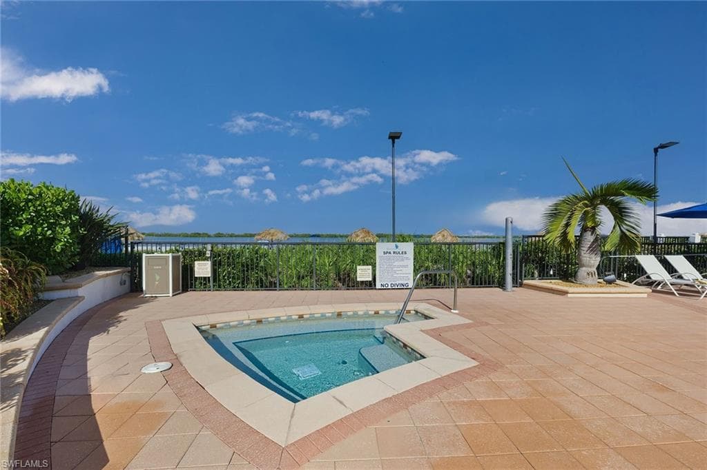 321 Hideaway CIR S, MARCO ISLAND FL 34145-22