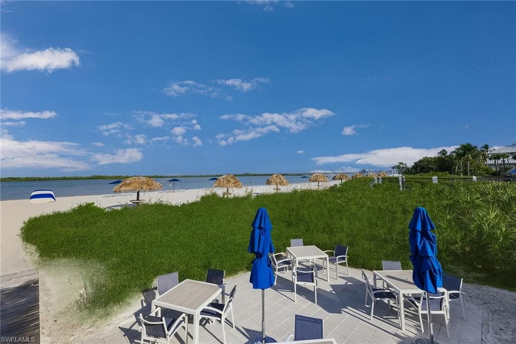321 Hideaway CIR S, MARCO ISLAND FL 34145-8