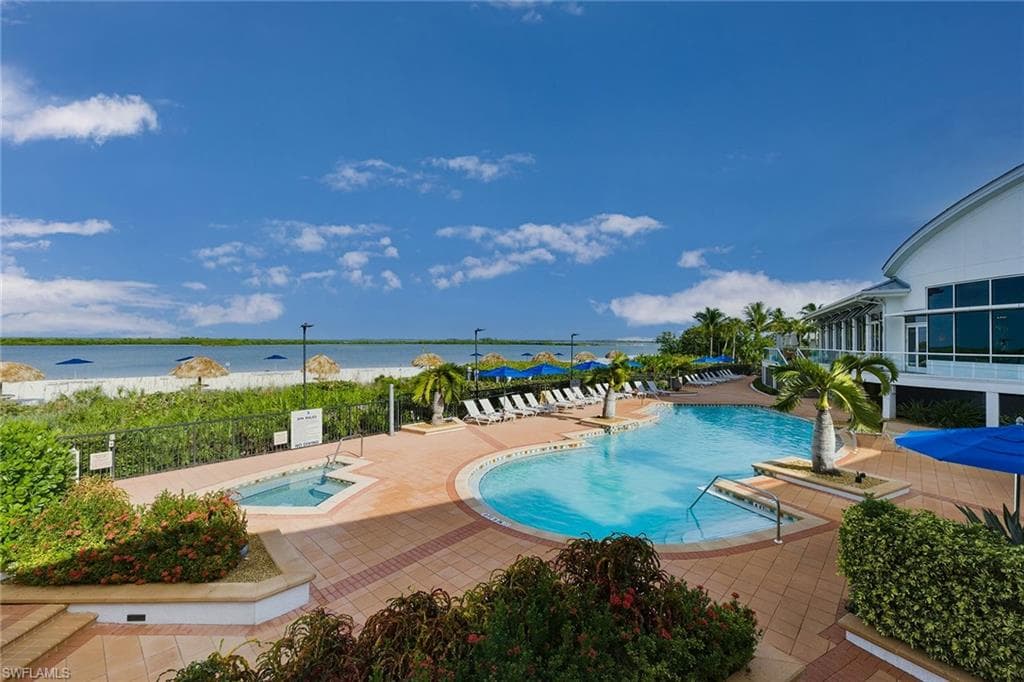 321 Hideaway CIR S, MARCO ISLAND FL 34145-20