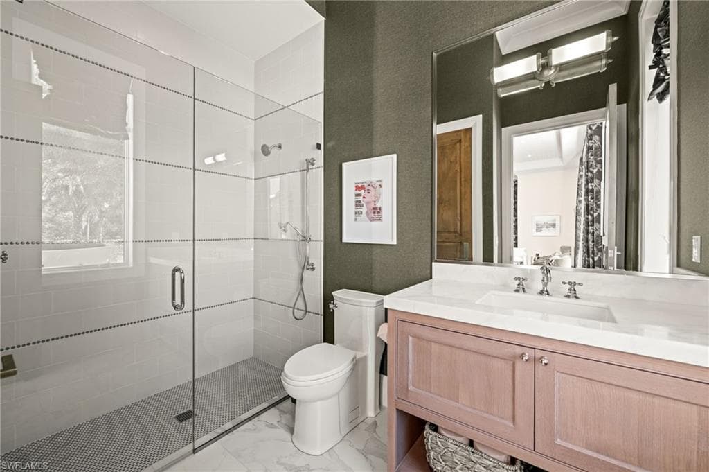 142 Eugenia DR-22