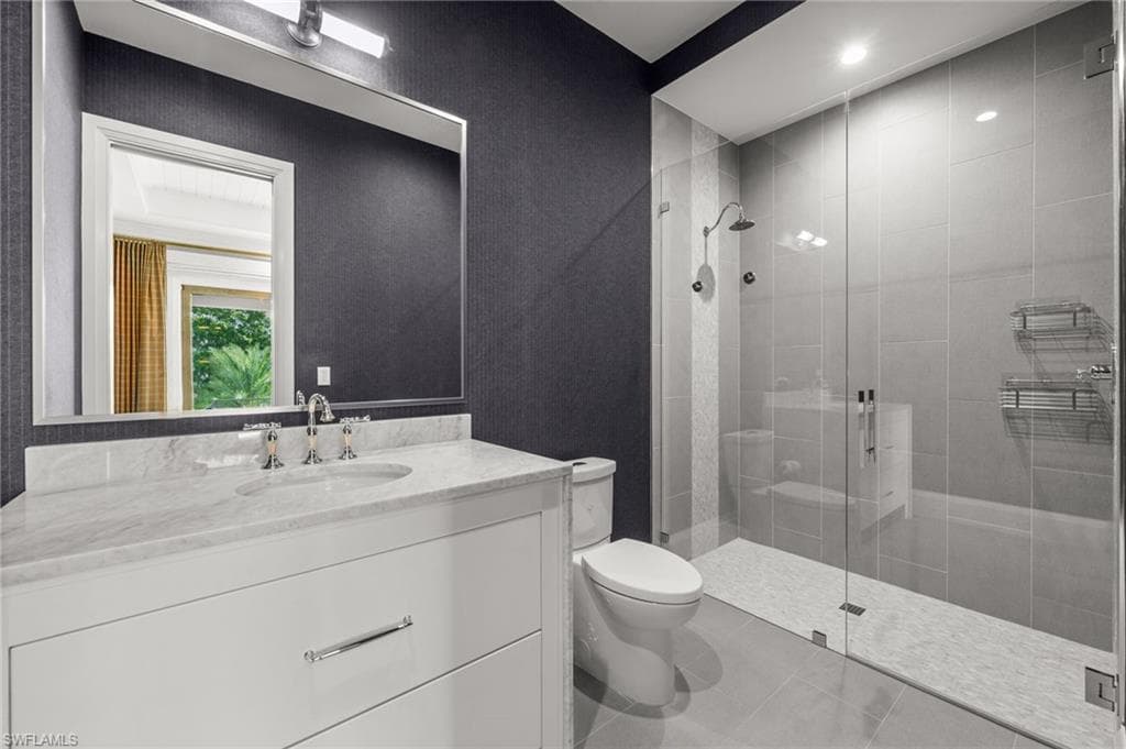 142 Eugenia DR-41