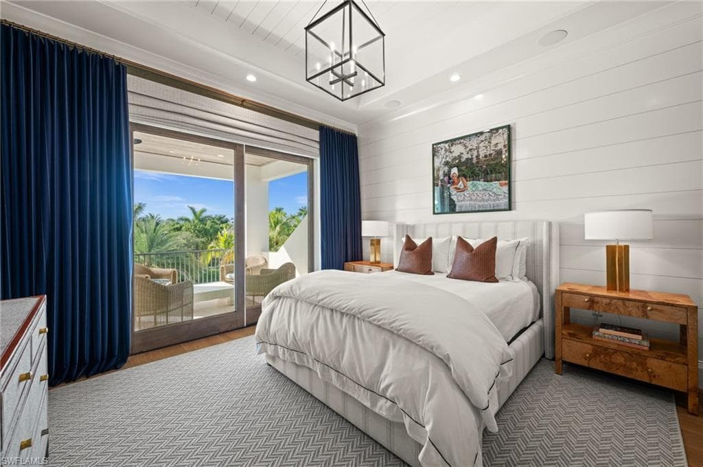 142 Eugenia DR-42