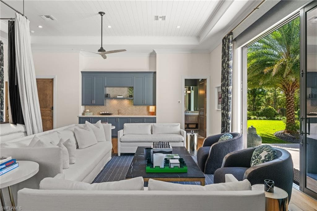 142 Eugenia DR-21