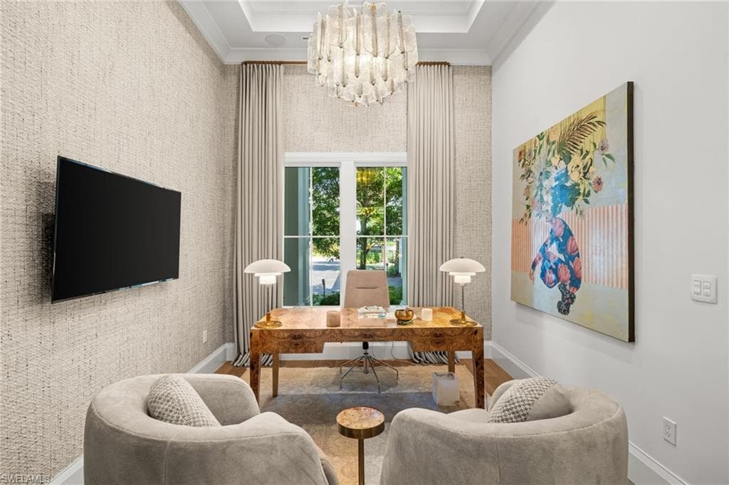 142 Eugenia DR-35
