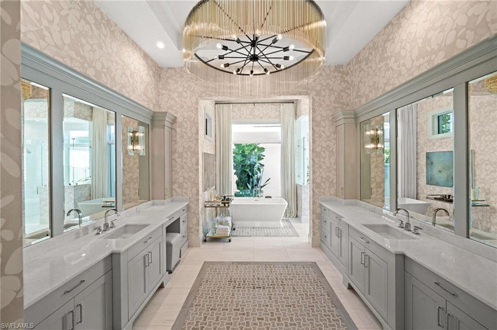 142 Eugenia DR-32