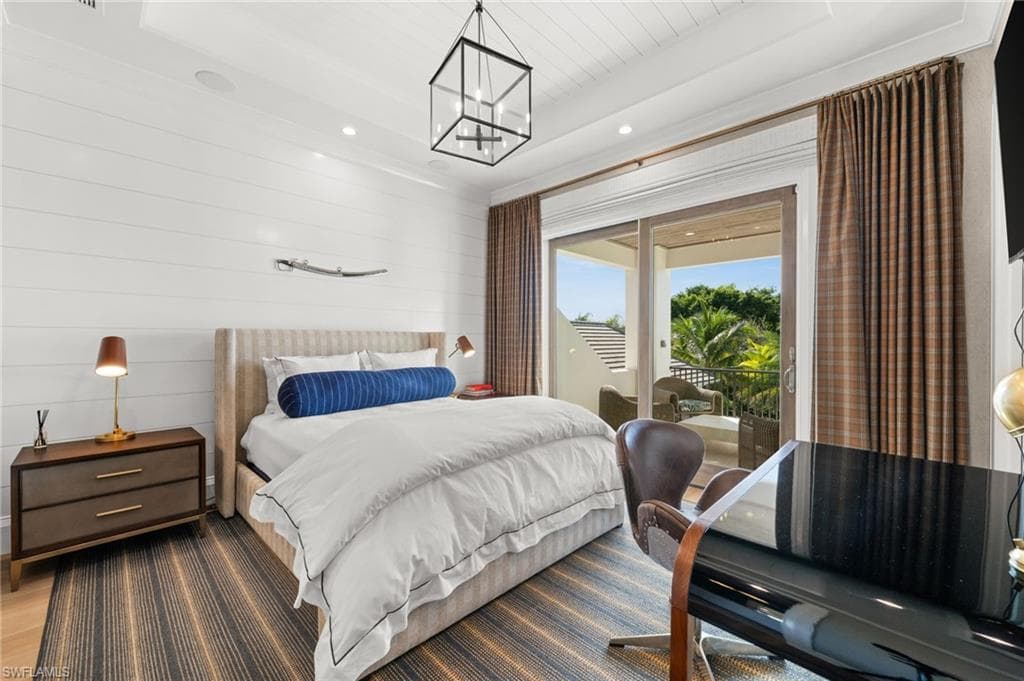 142 Eugenia DR-40