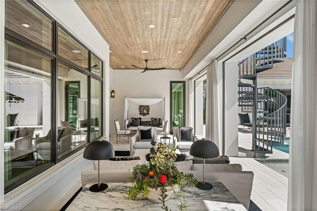 142 Eugenia DR-18
