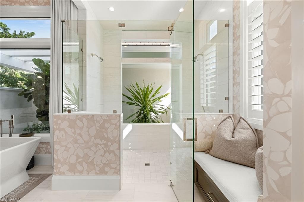 142 Eugenia DR-34