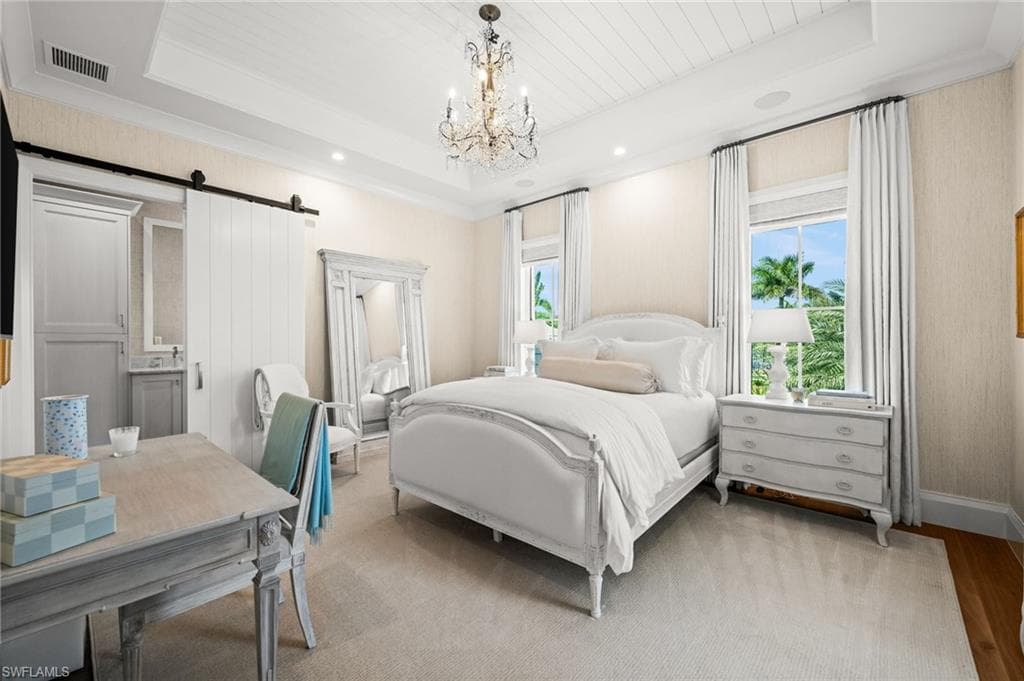 142 Eugenia DR-38