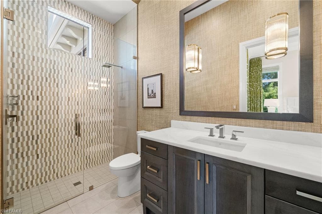 142 Eugenia DR-28