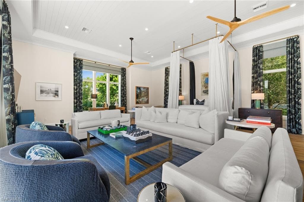 142 Eugenia DR-20