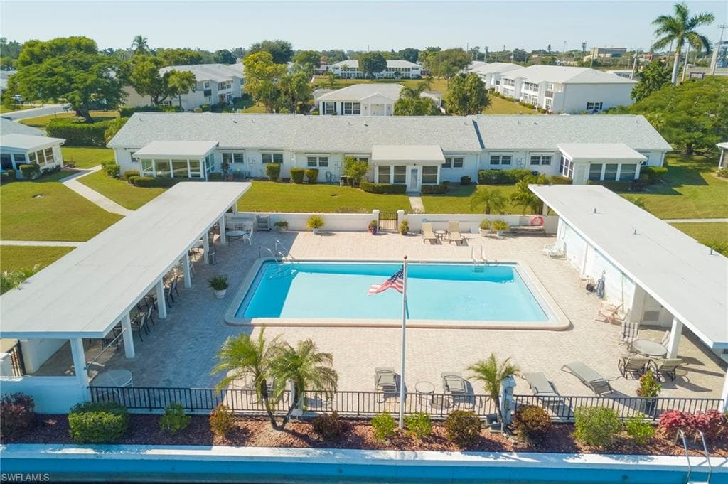 6916 Winkler RD, FORT MYERS FL 33919-26