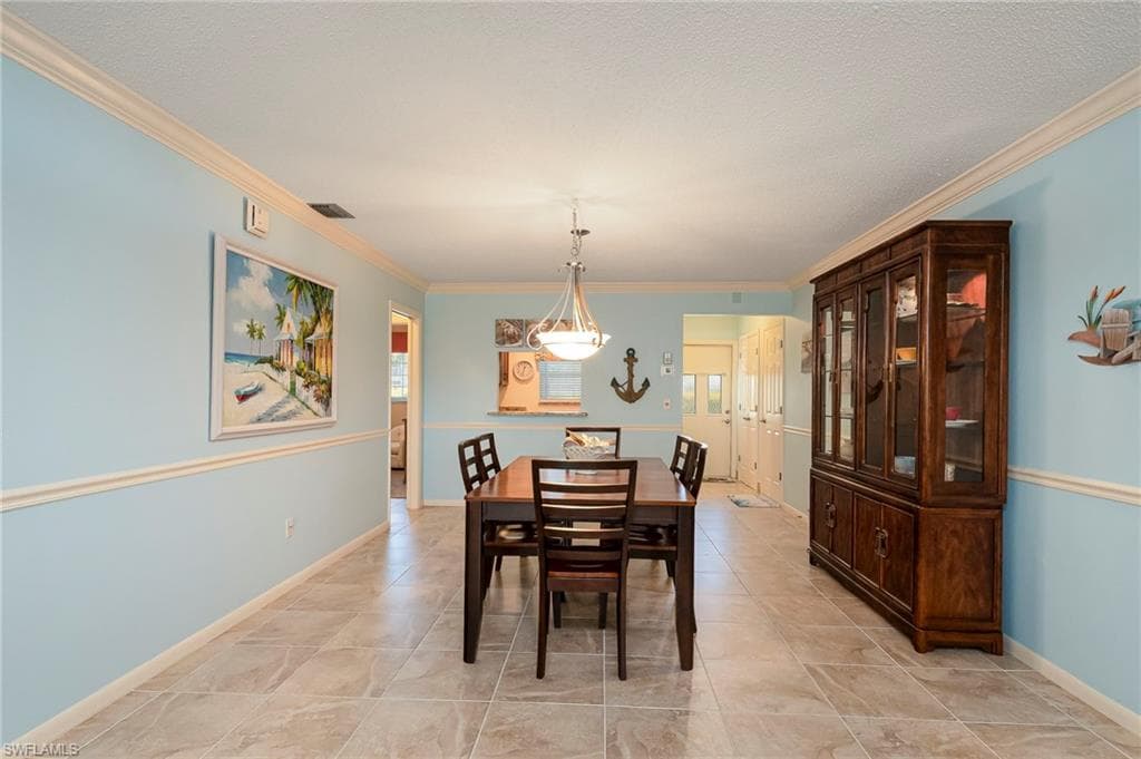 6916 Winkler RD, FORT MYERS FL 33919-6