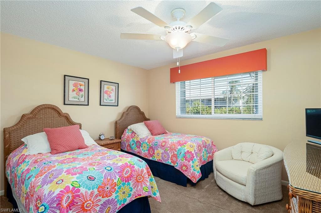 6916 Winkler RD, FORT MYERS FL 33919-17