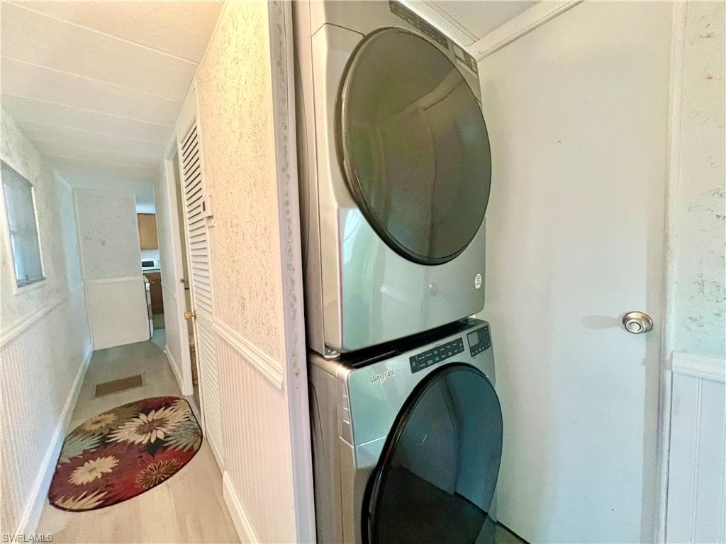 112 Cape Sable DR, NAPLES FL 34104-13