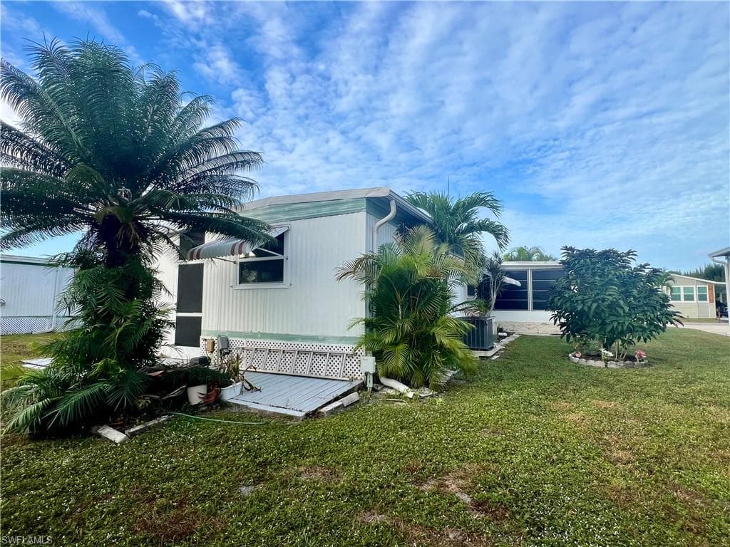 112 Cape Sable DR, NAPLES FL 34104-24