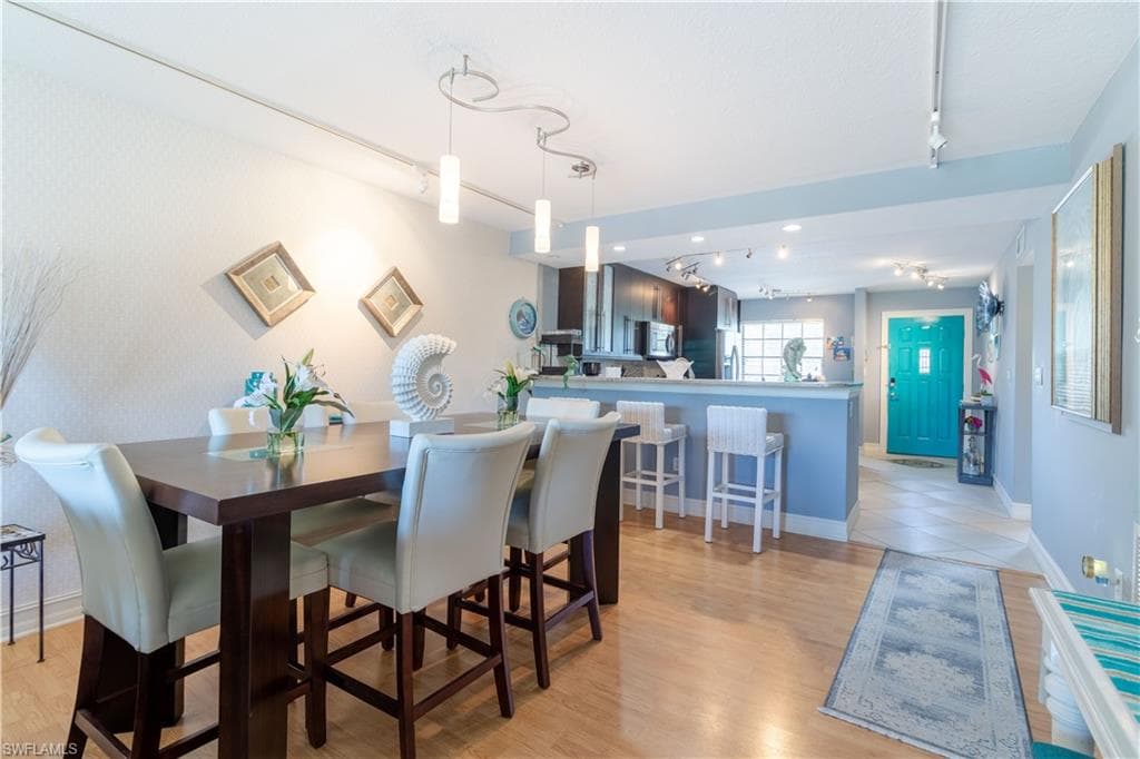 5535 Rattlesnake Hammock RD # 205, NAPLES FL 34113-7