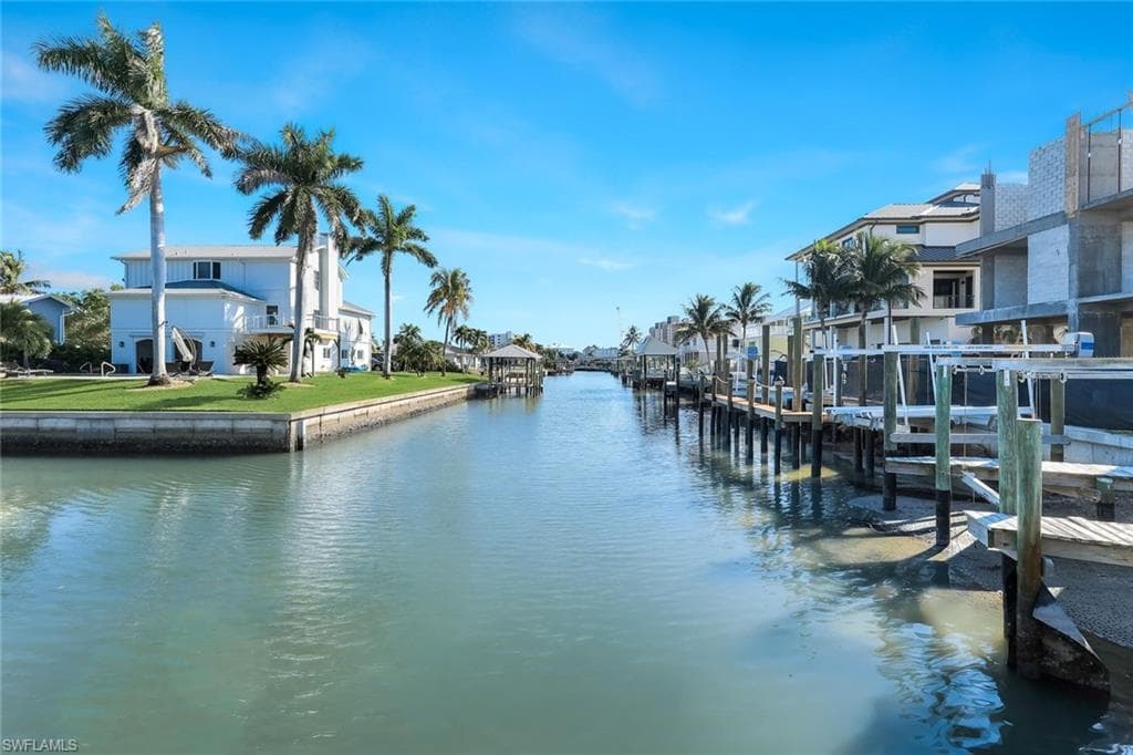 100 Tarpon RD, FORT MYERS BEACH FL 33931-42