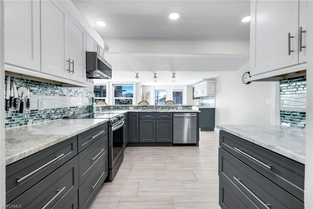 100 Tarpon RD, FORT MYERS BEACH FL 33931-6