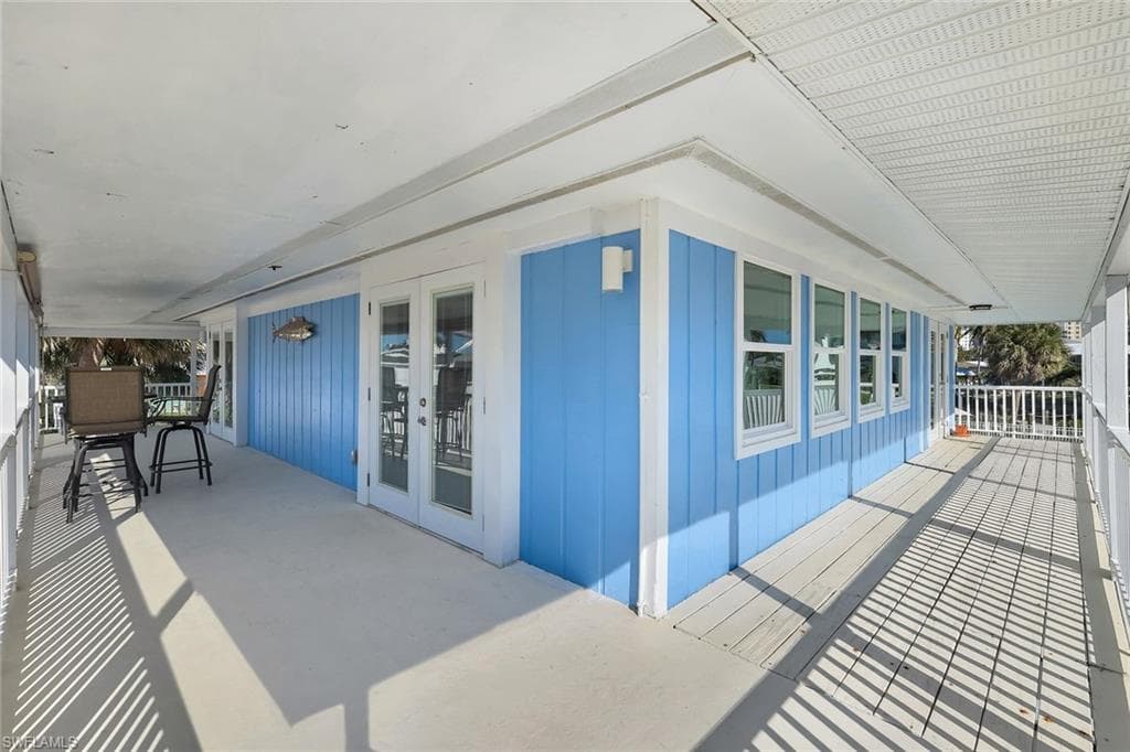 100 Tarpon RD, FORT MYERS BEACH FL 33931-2