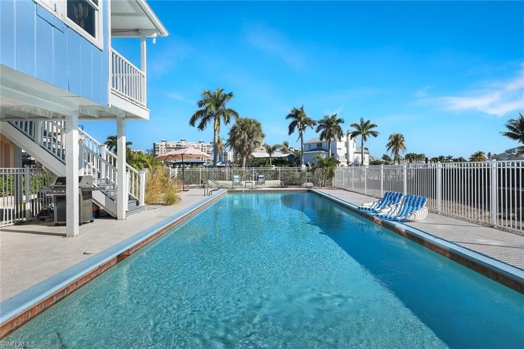 100 Tarpon RD, FORT MYERS BEACH FL 33931-33