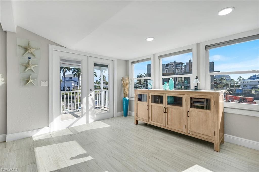 100 Tarpon RD, FORT MYERS BEACH FL 33931-13