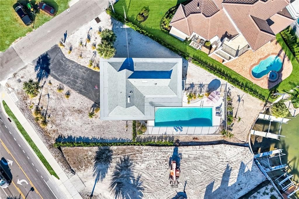 100 Tarpon RD, FORT MYERS BEACH FL 33931-40