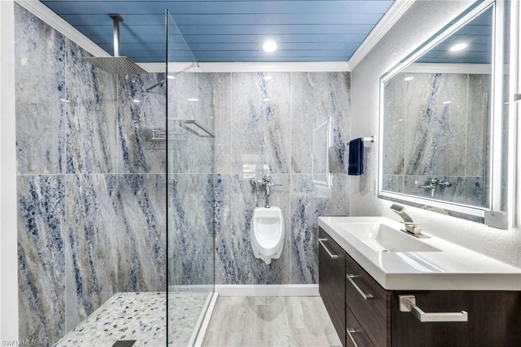 100 Tarpon RD, FORT MYERS BEACH FL 33931-28