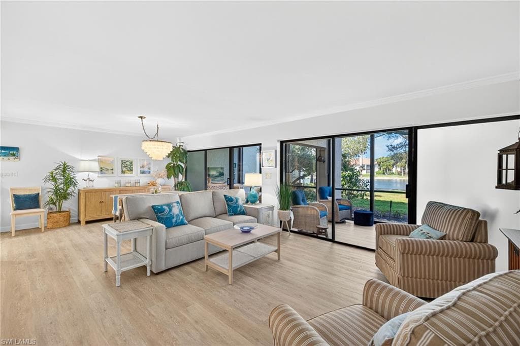 521 Lake Louise CT # 103, NAPLES FL 34110-5