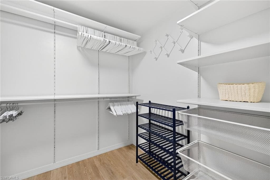 521 Lake Louise CT # 103, NAPLES FL 34110-25