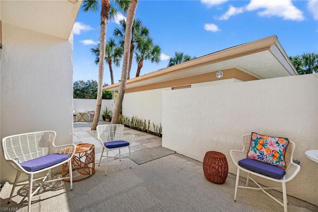 521 Lake Louise CT # 103, NAPLES FL 34110-31