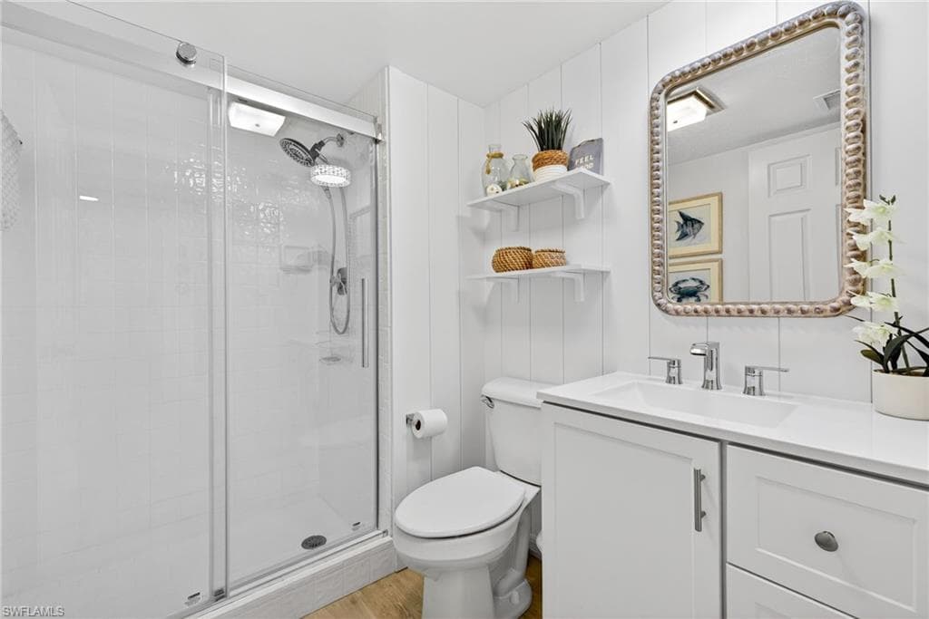 521 Lake Louise CT # 103, NAPLES FL 34110-19