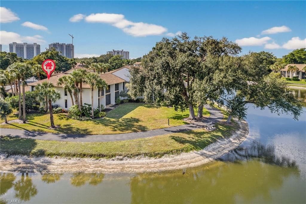 521 Lake Louise CT # 103, NAPLES FL 34110-39