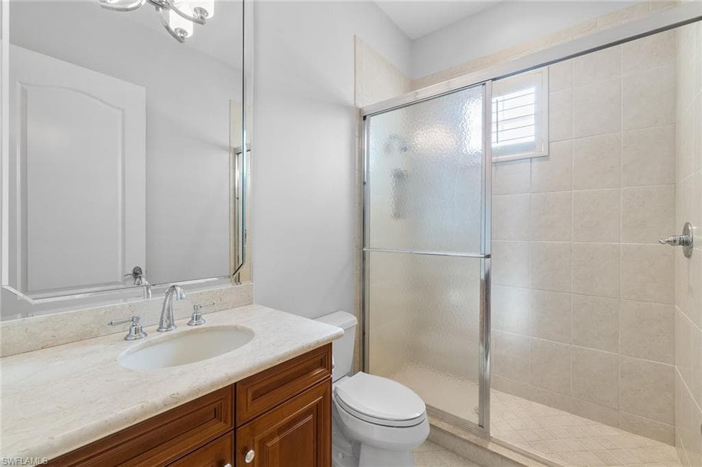 583 Avellino Isles CIR # 202, NAPLES FL 34119-22