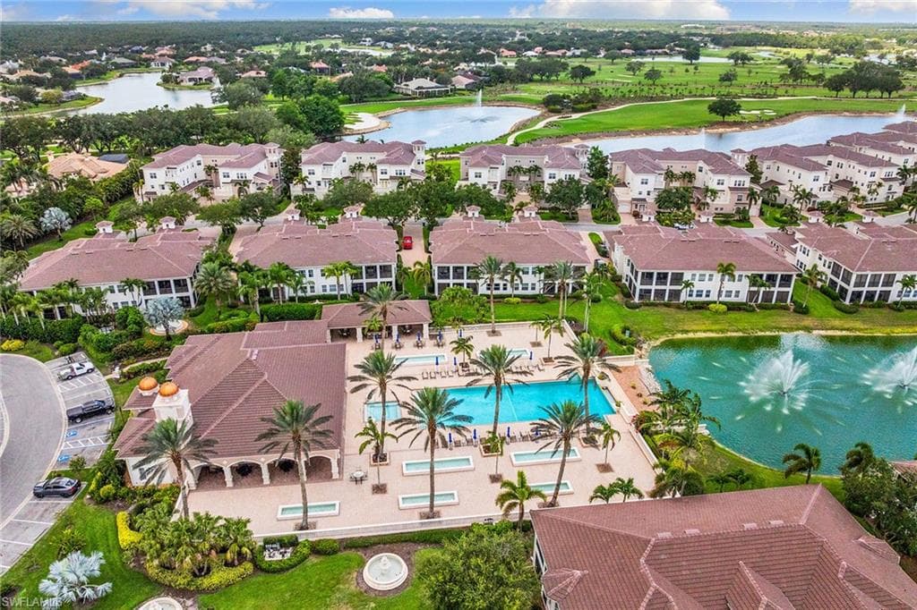 583 Avellino Isles CIR # 202, NAPLES FL 34119-33