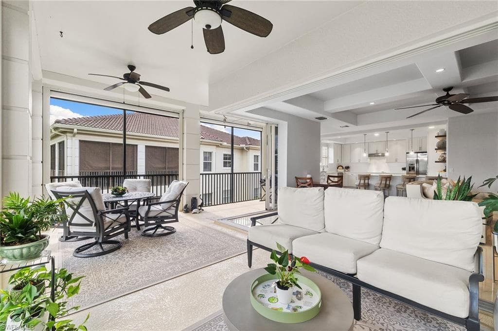 583 Avellino Isles CIR # 202, NAPLES FL 34119-7