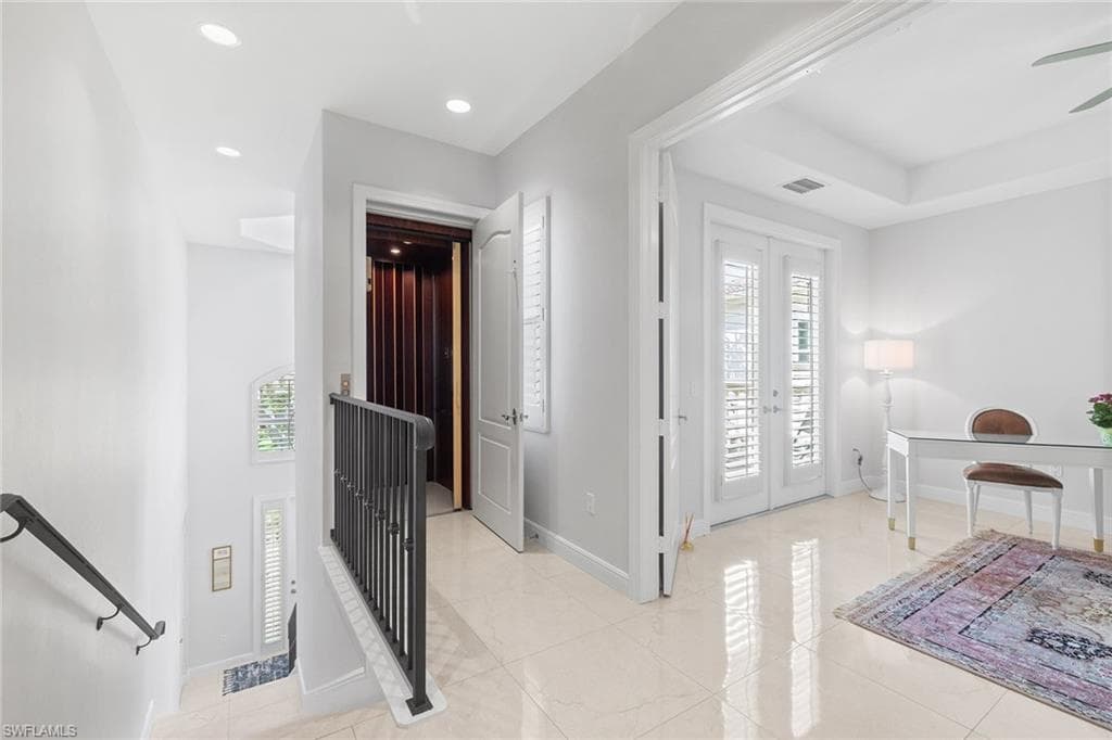 583 Avellino Isles CIR # 202, NAPLES FL 34119-24