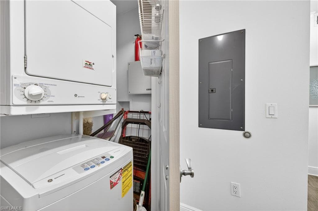 2825 Palm Beach BLVD # 317, FORT MYERS FL 33916-18
